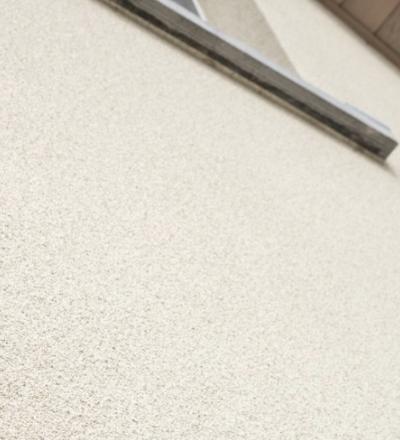 Spuitkurk op gevelpleister