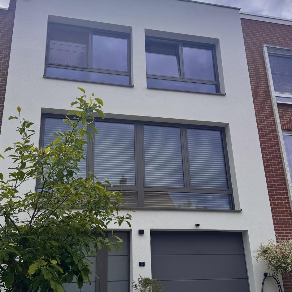 Façade après rénovation - Quelle différence!