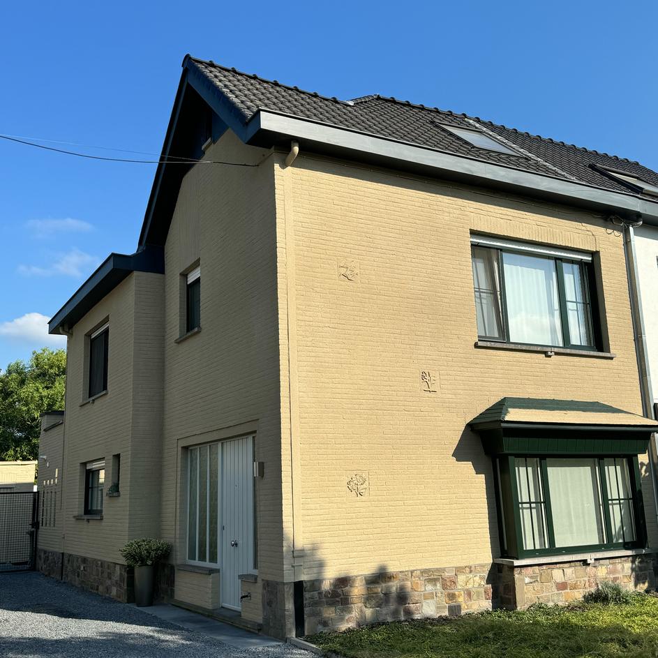 Façade après rénovation - AVANT ET APRÈS