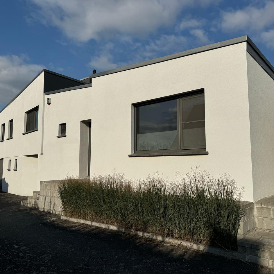 Façade après rénovation - AVANT ET APRÈS