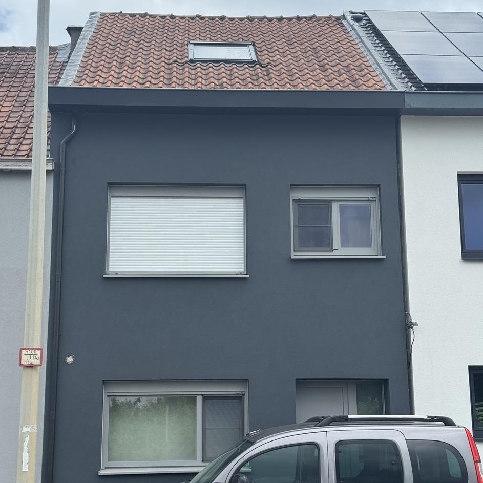 Façade après rénovation - Différence énorme!