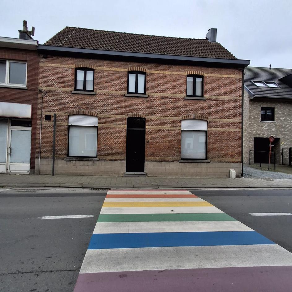 Gevel voor renovatie - Onherkenbare renovatie!