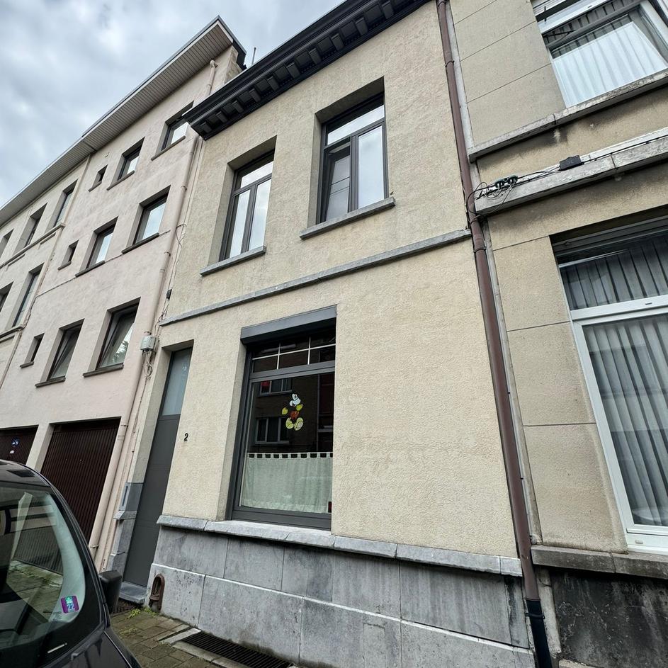 Façade avant rénovation - Rafraîchissement d’une vieille façade!