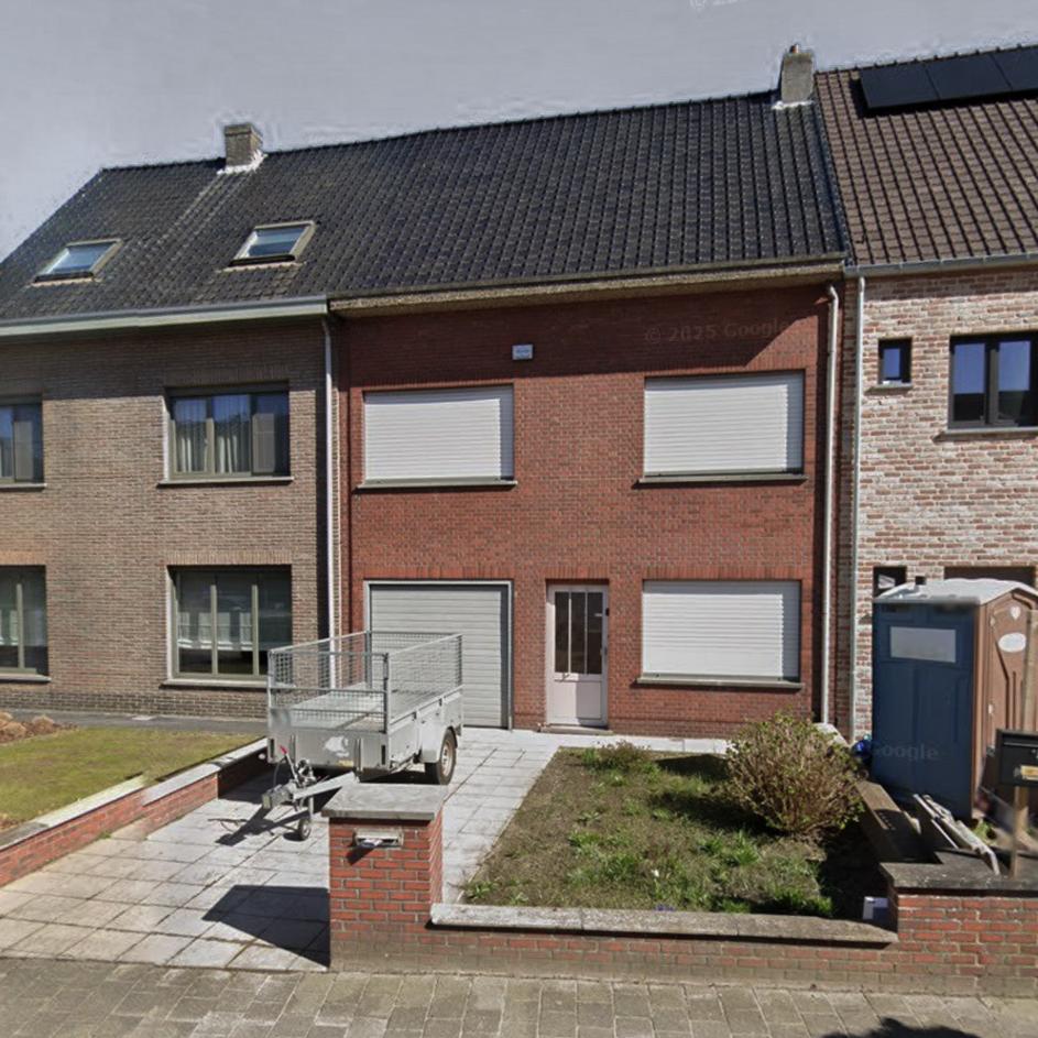 Façade avant rénovation - Méconnaissable!