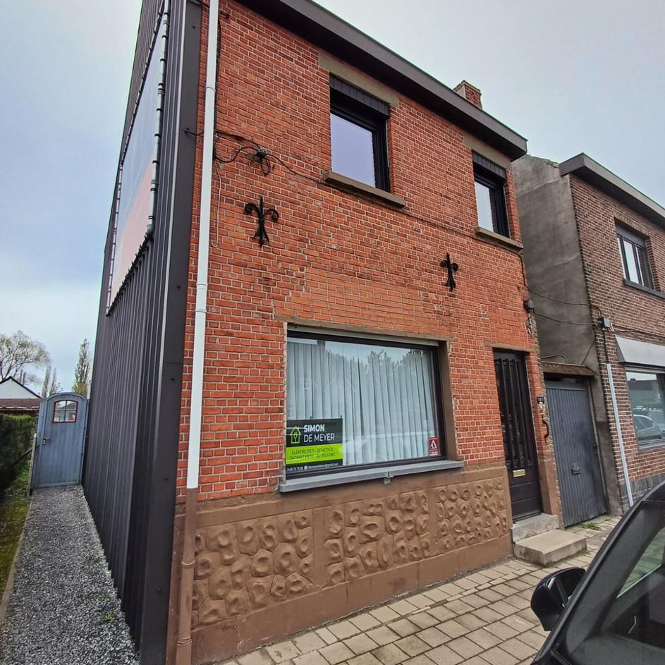 Gevel- en dakrenovatie in Destelbergen