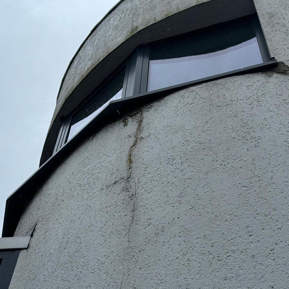 Façade avant rénovation - Rafraîchissement réussi