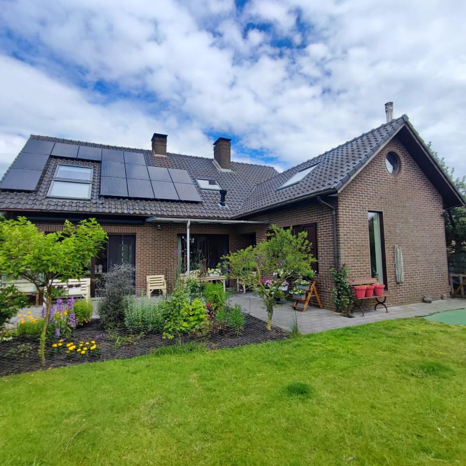 Façade avant rénovation - Excellent résultat!