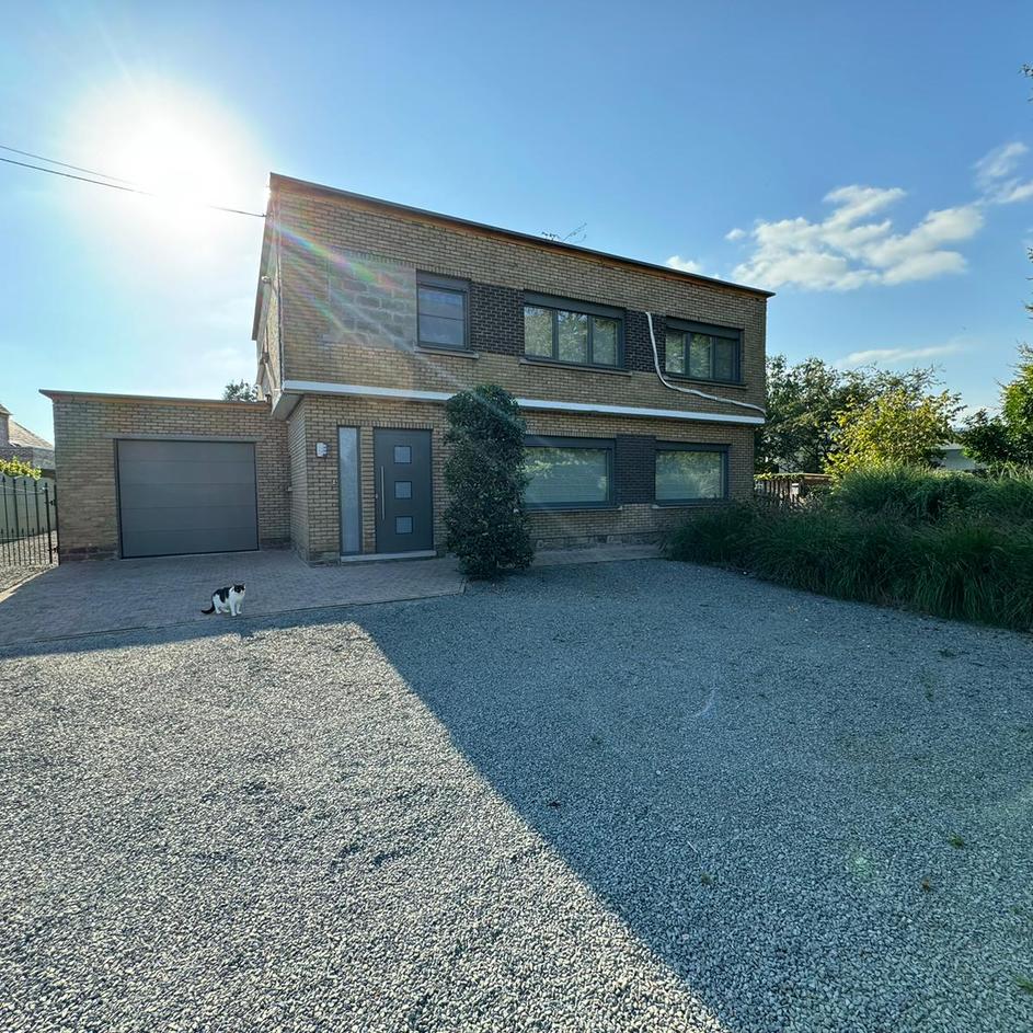 Gevel voor renovatie - Klasse woning!