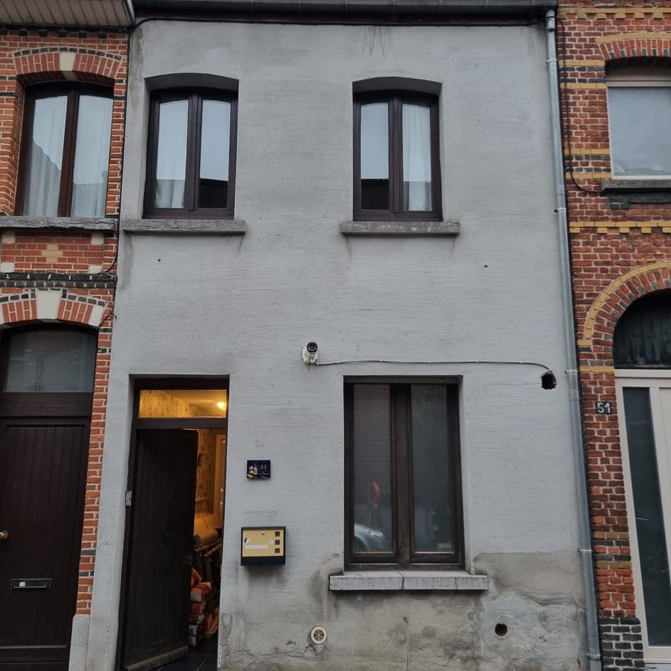 Façade avant rénovation - Magnifique maison!