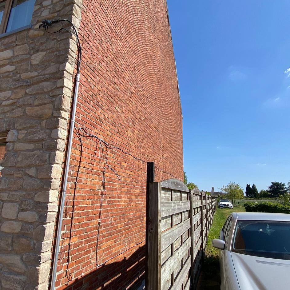 Façade avant rénovation - Resultat incroyable