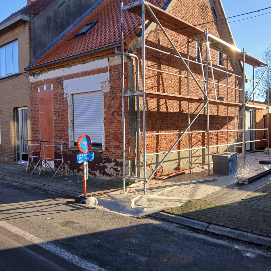 Façade avant rénovation - Beau résultat!