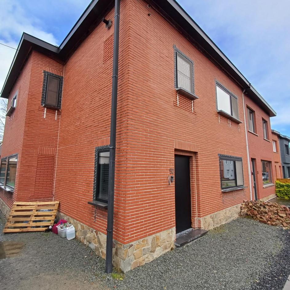 Façade avant rénovation - La différence!