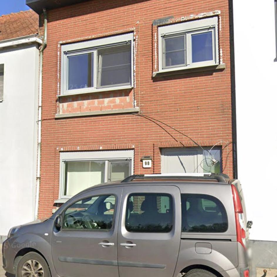 Façade avant rénovation - Différence énorme!