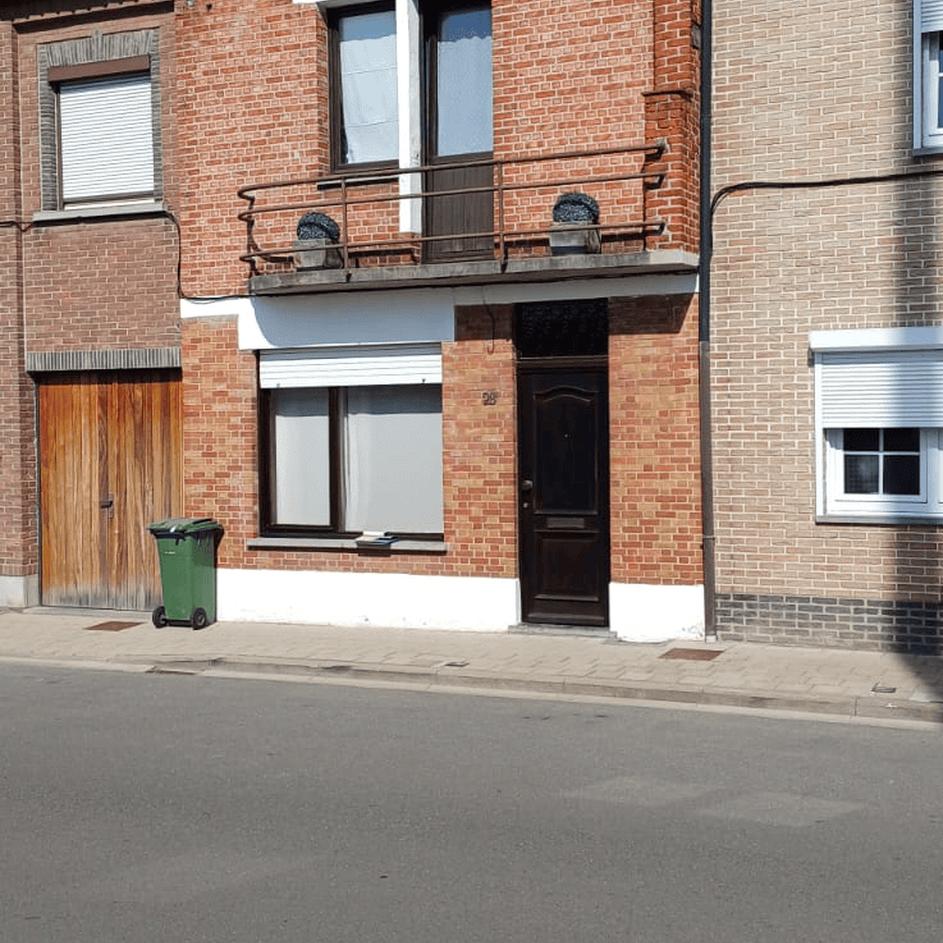 Façade avant rénovation - Isolé et stylé!