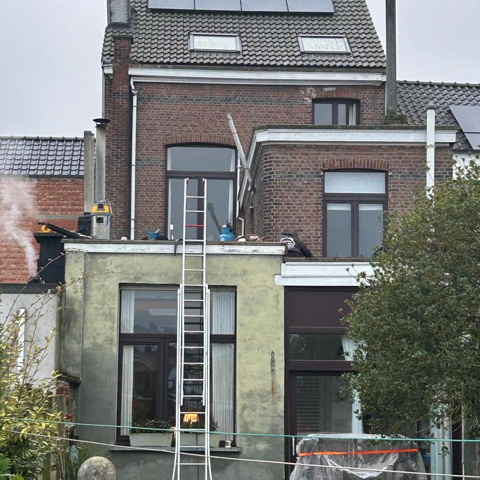 Façade avant rénovation - Mise à jour rafraîchissante!