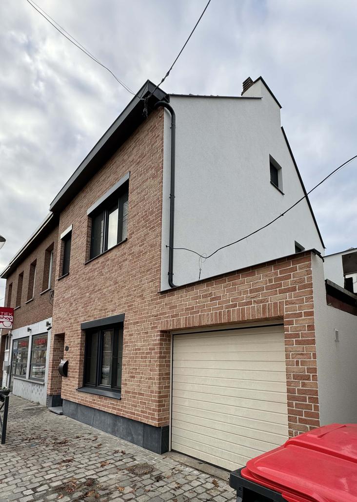 Gevelisolatie en steenstrips rumst