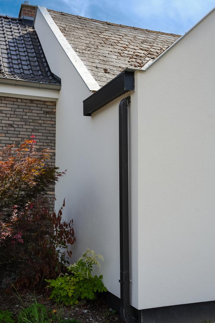 Façade et fenêtres rénovées à Lierde