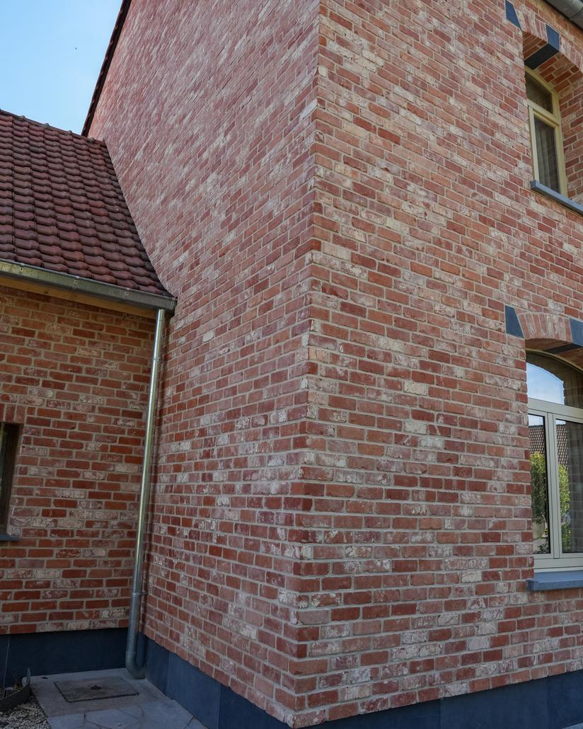 Steenstrips gevelrenovatie Herne authentiek resultaat