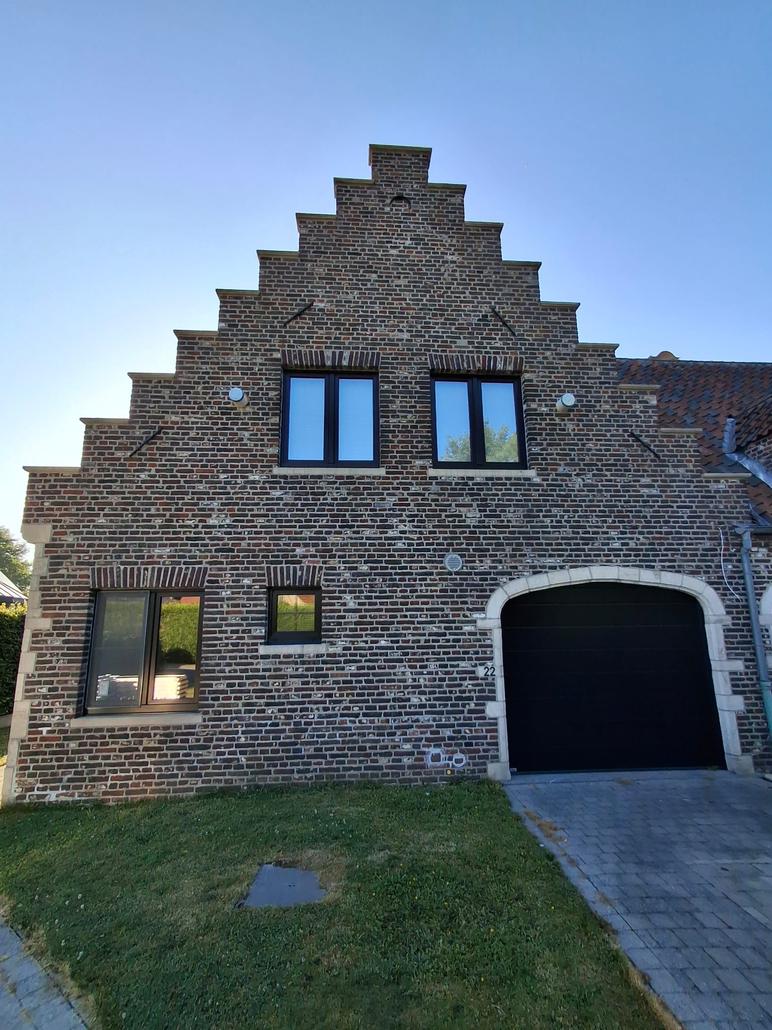Gevelrenovatie met crepi in Evergem