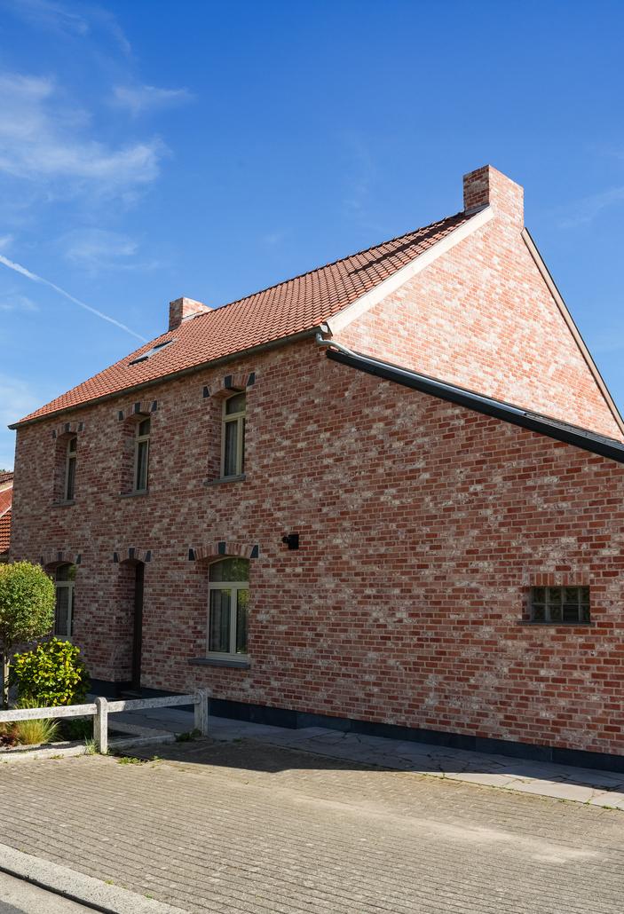 Steenstrips gevelrenovatie Herne authentiek resultaat