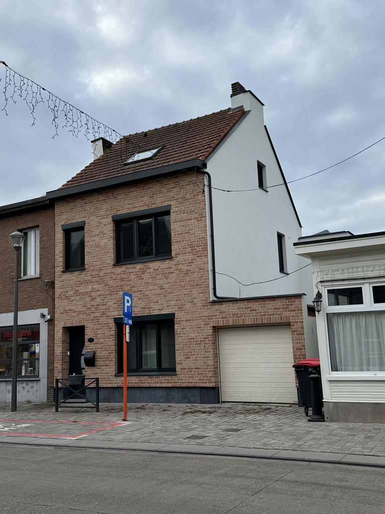 Gevelisolatie en steenstrips rumst