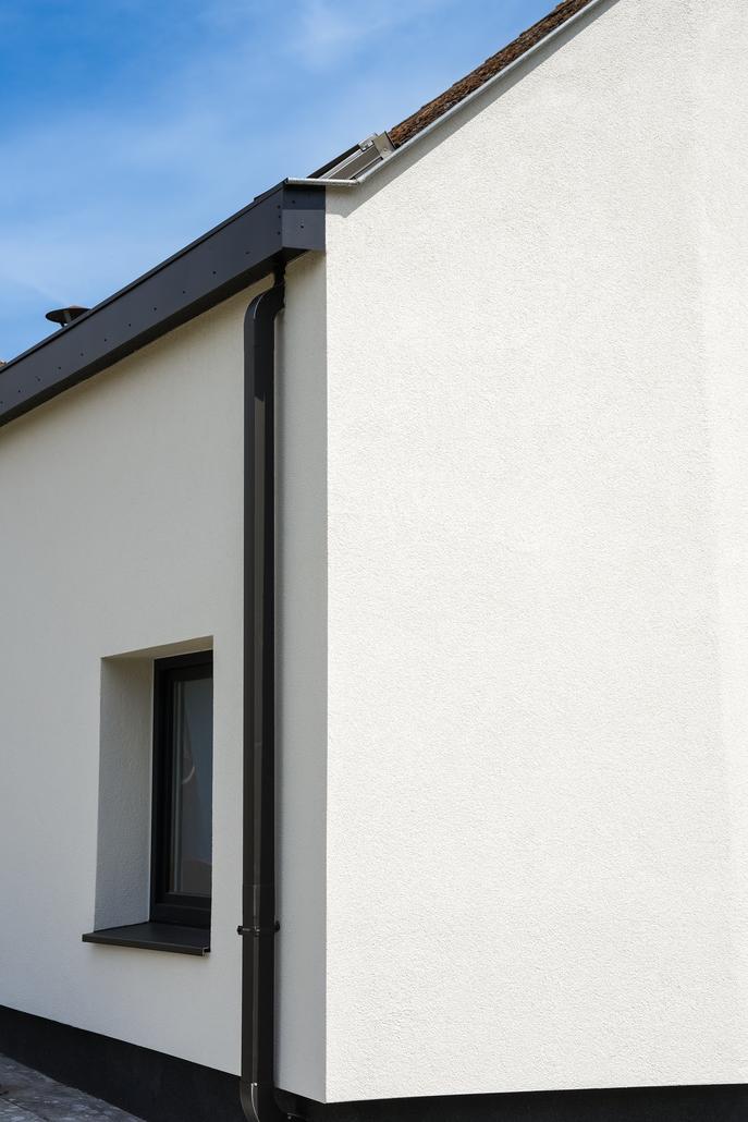 Façade et fenêtres rénovées à Lierde