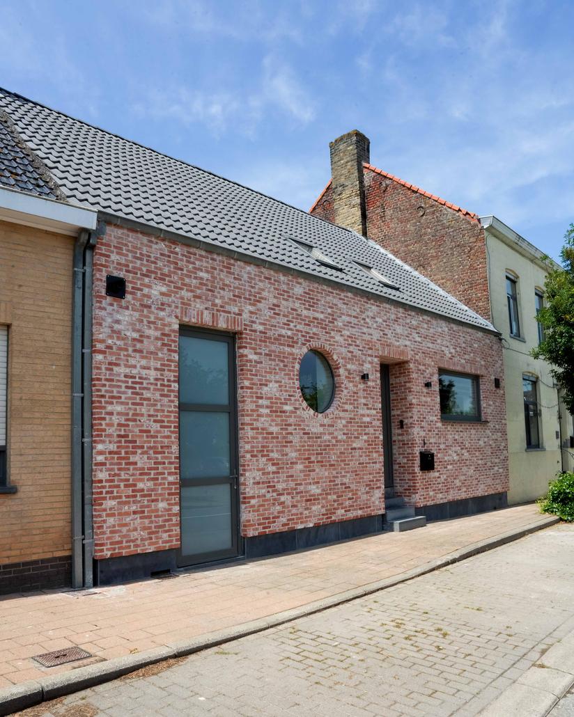 Steenstrips gevel Beveren-aan-de-IJzer