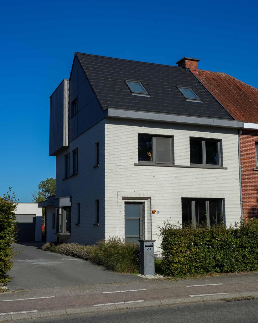 Spuitkurk gevelrenovatie in Sinaai