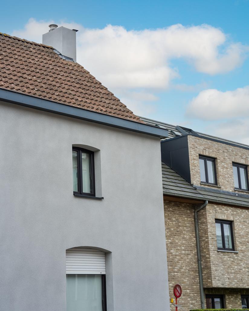 Gevelrenovatie met spuitkurk in Berlare