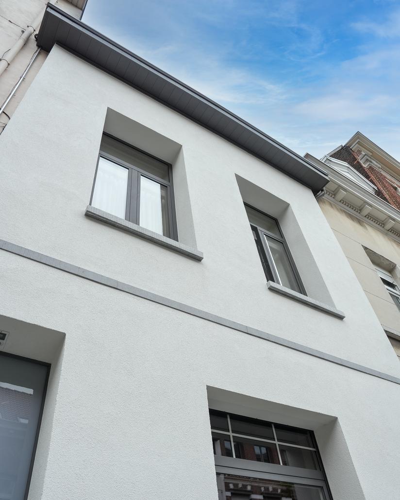 Rénovation de façade avec crépi à Berchem