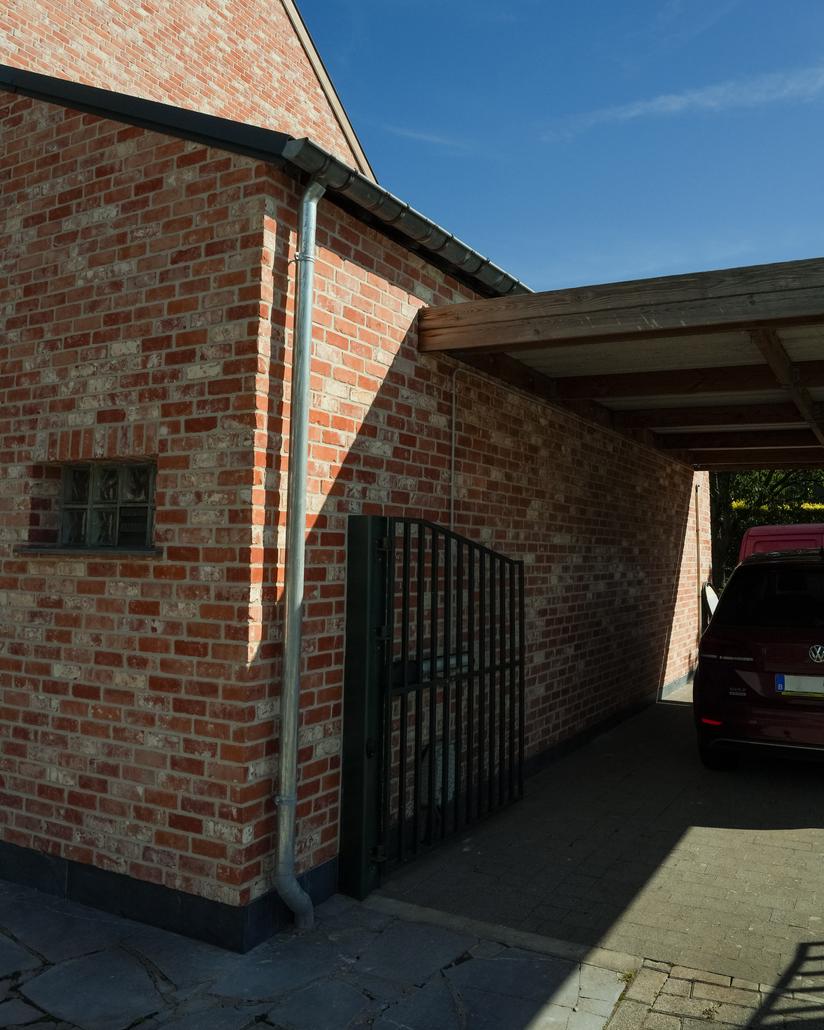 Steenstrips gevelrenovatie Herne authentiek resultaat