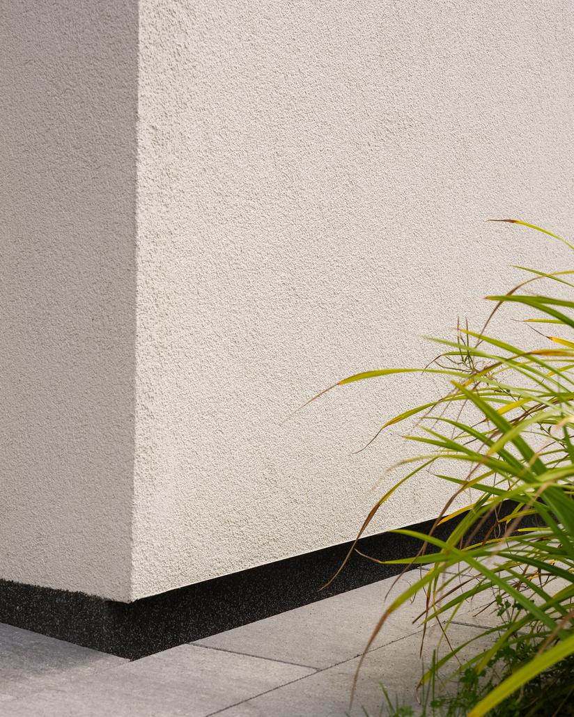 Gevelrenovatie met crepi in Mariakerke