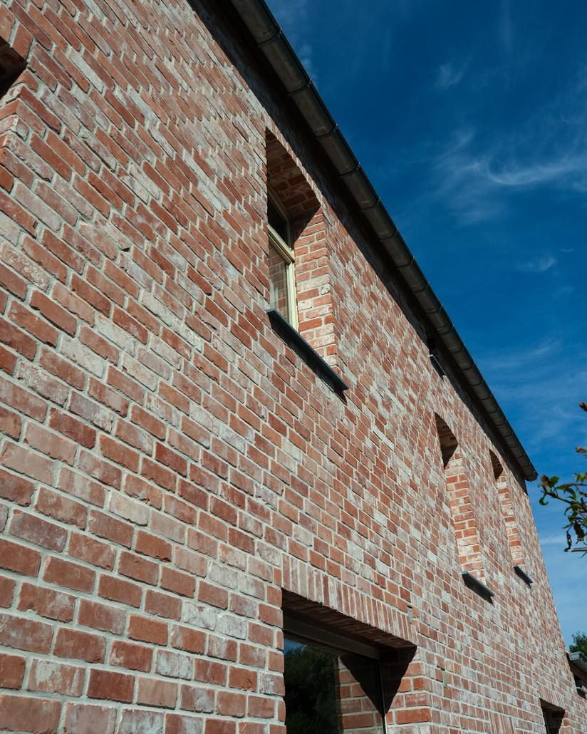 Steenstrips gevelrenovatie Herne authentiek resultaat