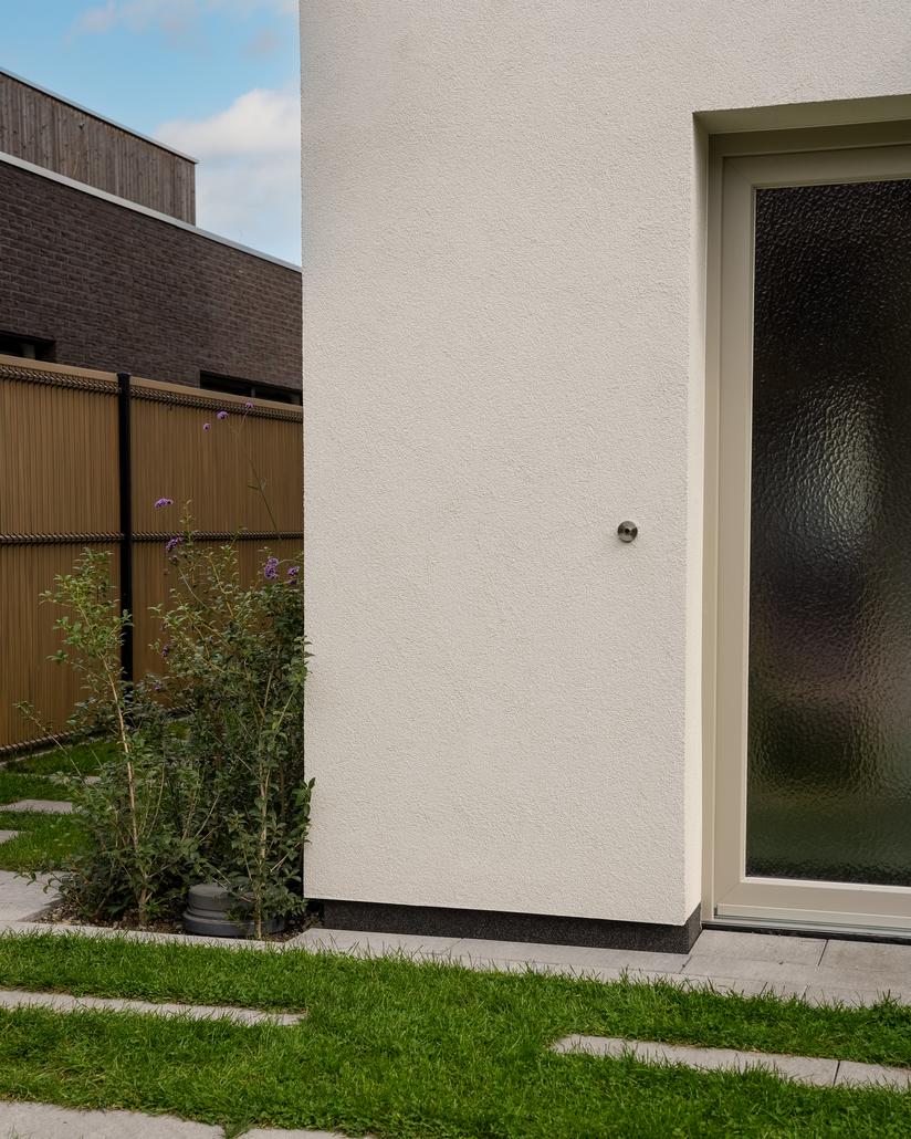 Gevelrenovatie met crepi in Mariakerke