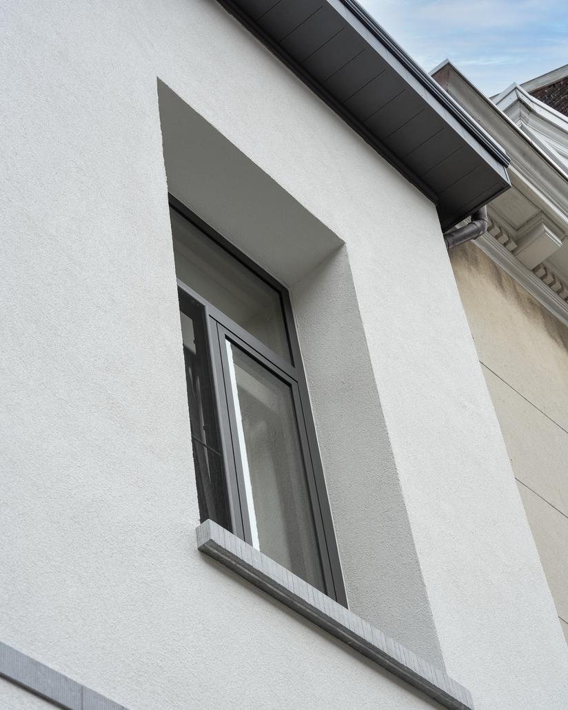 Rénovation de façade avec crépi à Berchem