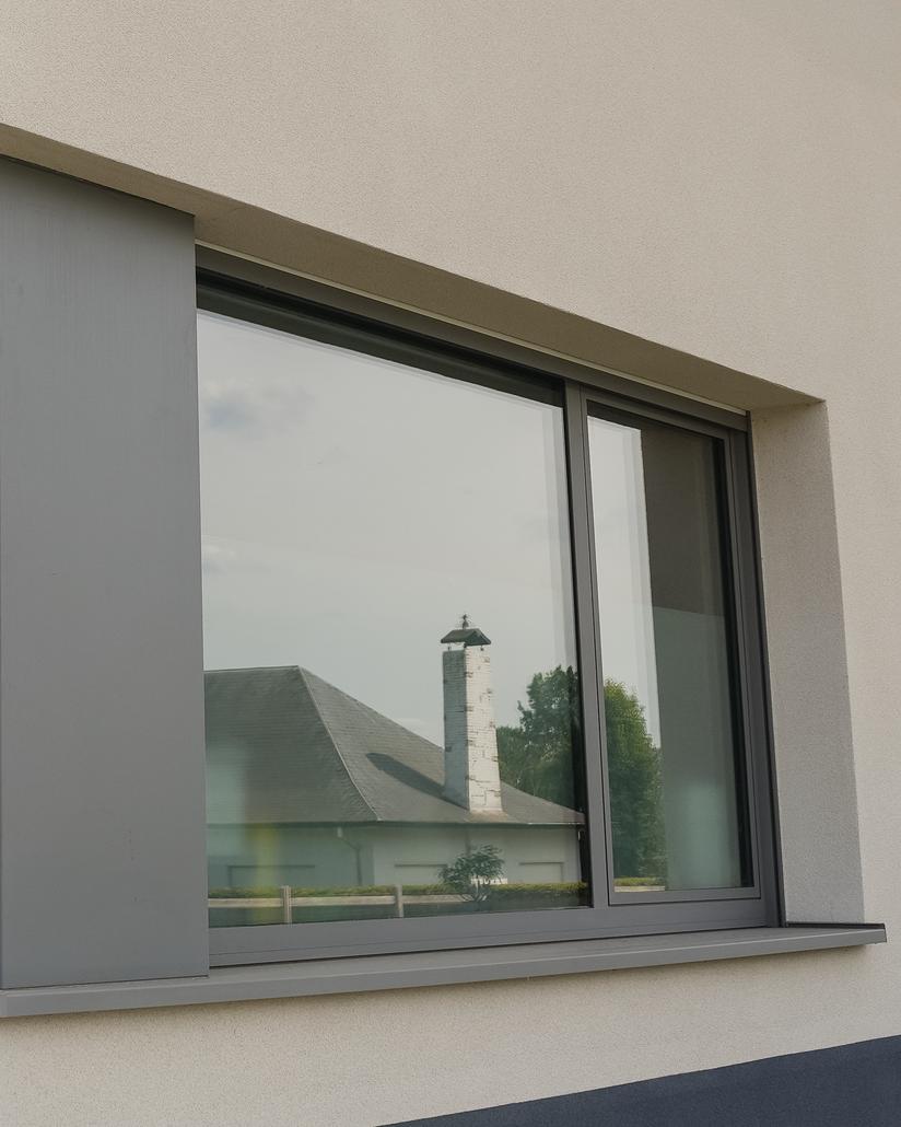 Façade et toiture rénovées avec liège projeté