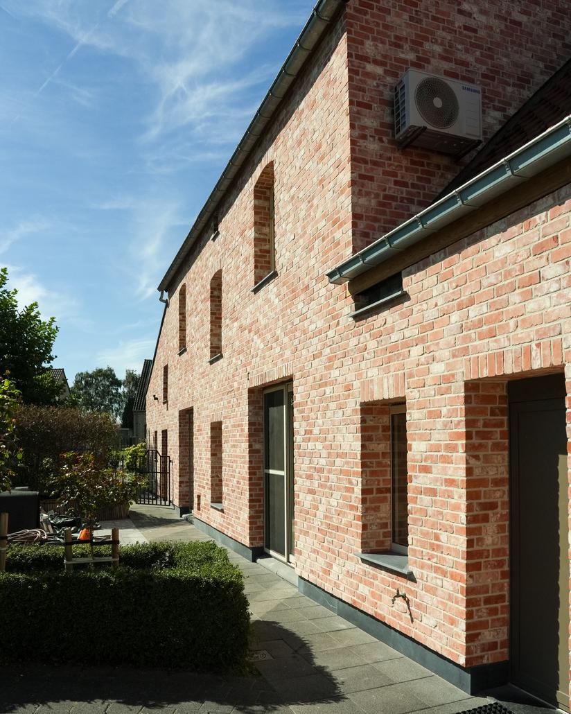 Steenstrips gevelrenovatie Herne authentiek resultaat