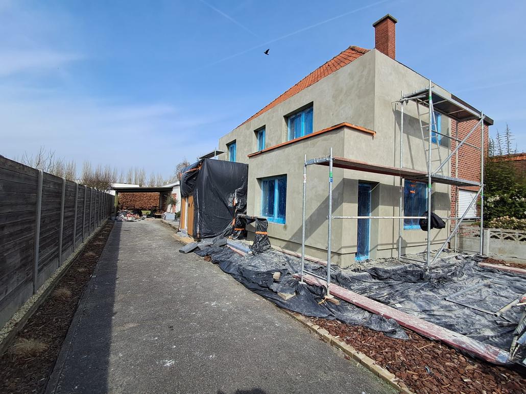 Isolation de facade et renovation de toit a Waregem