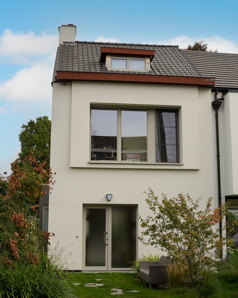 Gevelrenovatie met crepi in Mariakerke