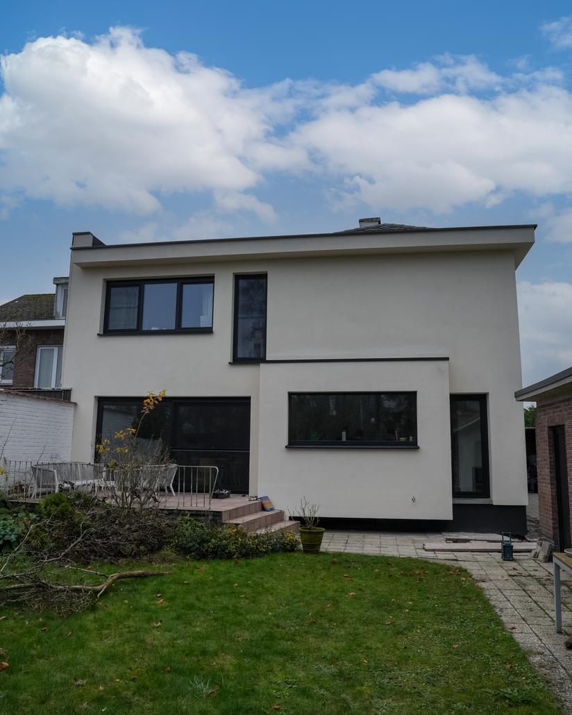 Gevelrenovatie met crepi in Dendermonde