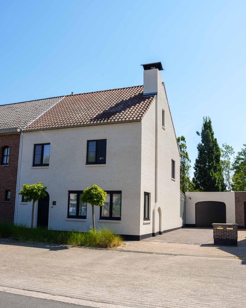 Spuitkurk gevelrenovatie in Temse