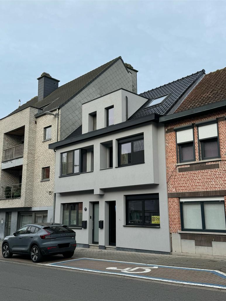 Rénovation de façade et de toiture à Stekene