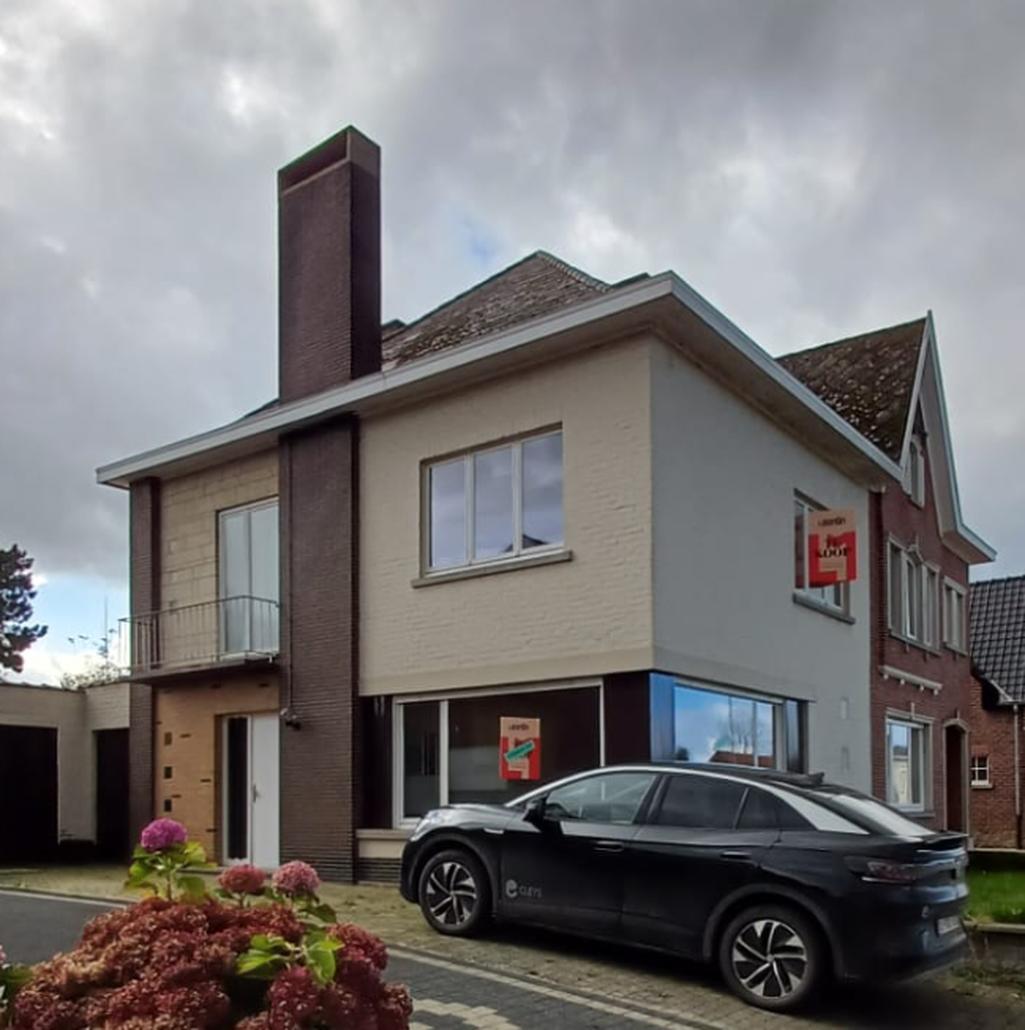 Façade et toiture rénovées avec liège projeté