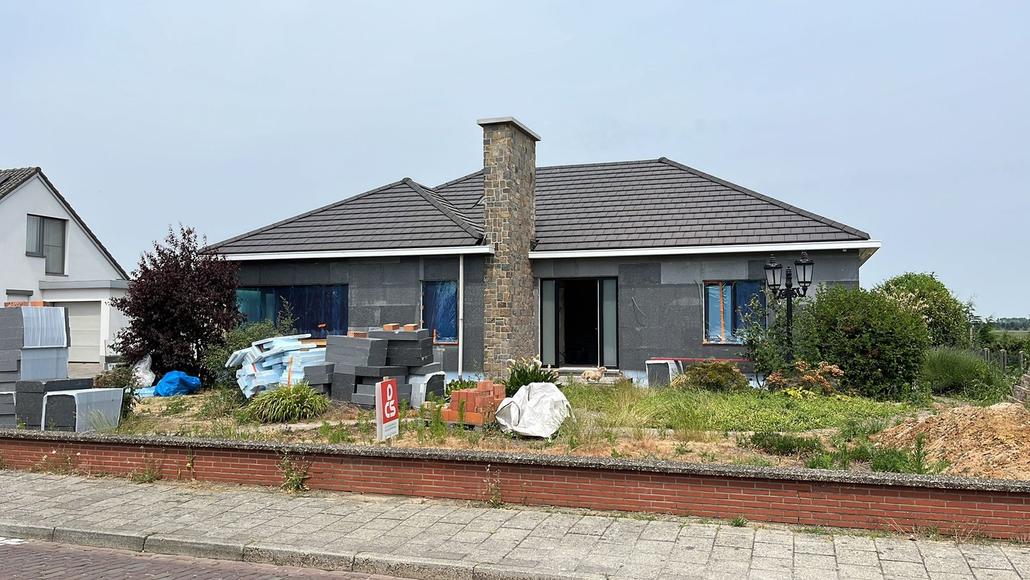 Cleys renove la facade avec crepi a Hulst