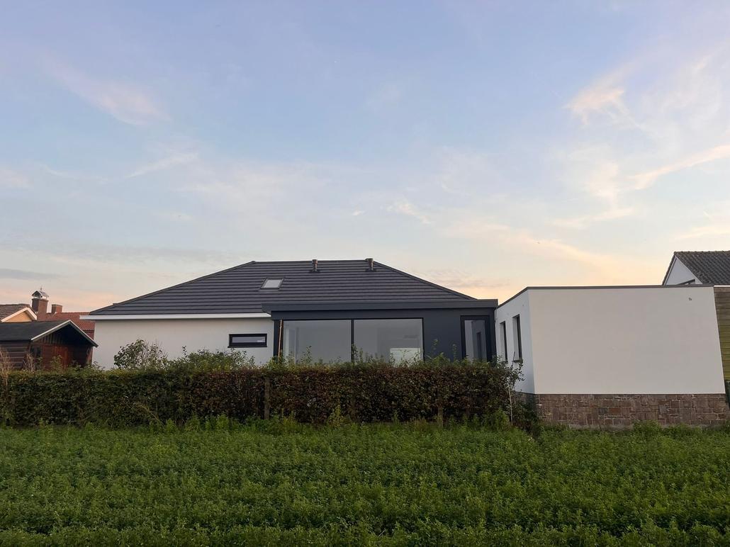 Cleys renove la facade avec crepi a Hulst