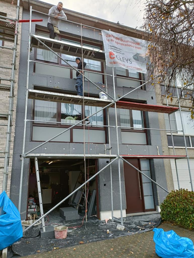 Schoten: kleine gevel, groot renovatieverschil