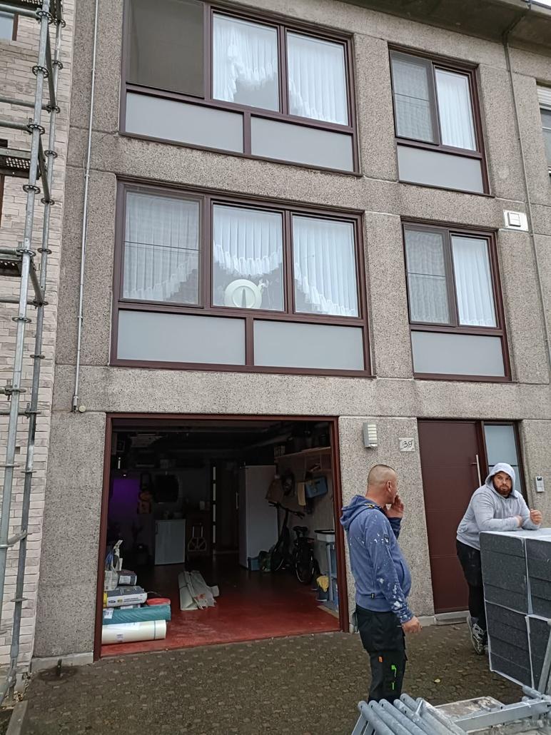Schoten: kleine gevel, groot renovatieverschil