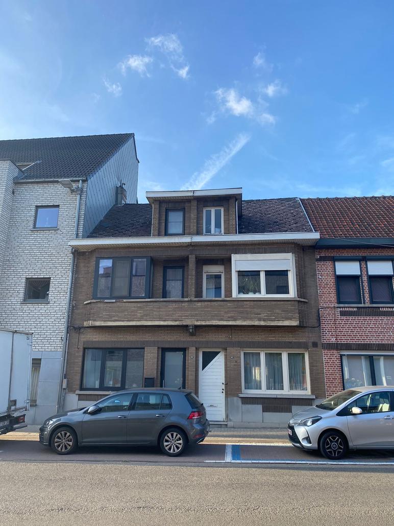 Rénovation de façade et de toiture à Stekene