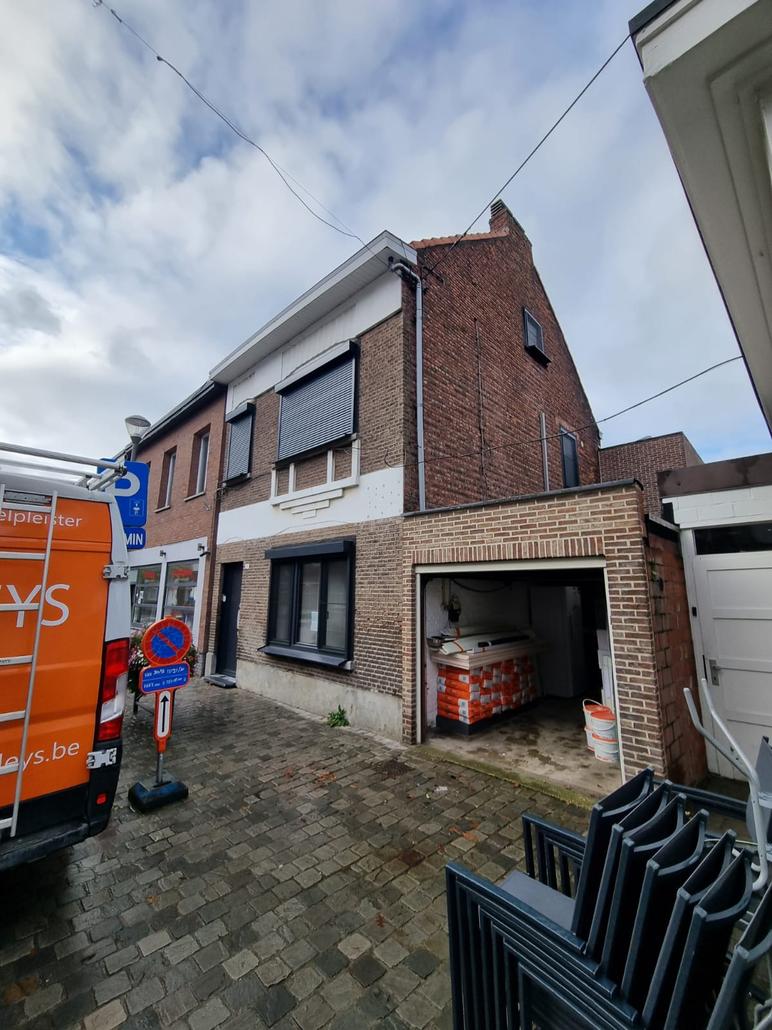 Gevelisolatie en steenstrips rumst