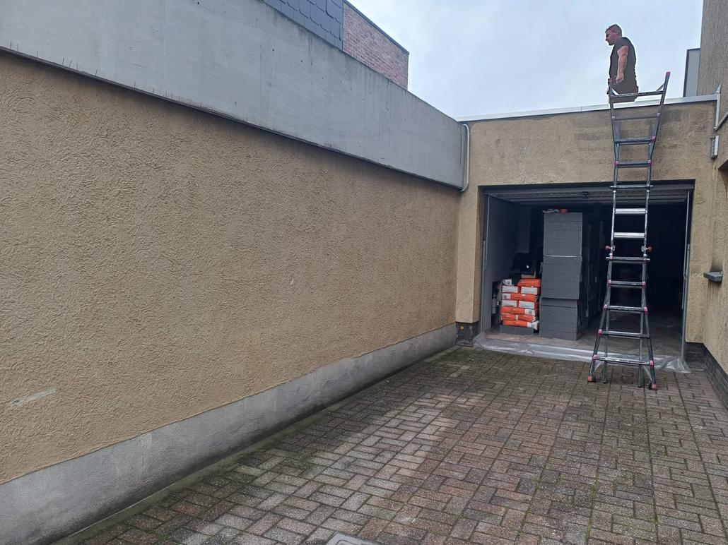 Strakke gevel met crepi in Hamme